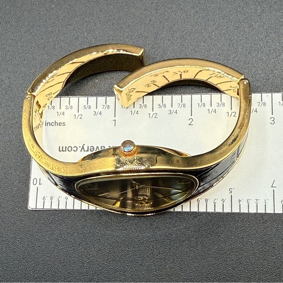 Vintage Avon Bold Cuff Black with Gold-Trimmed Wristwatch - Working - Picture 10 of 17